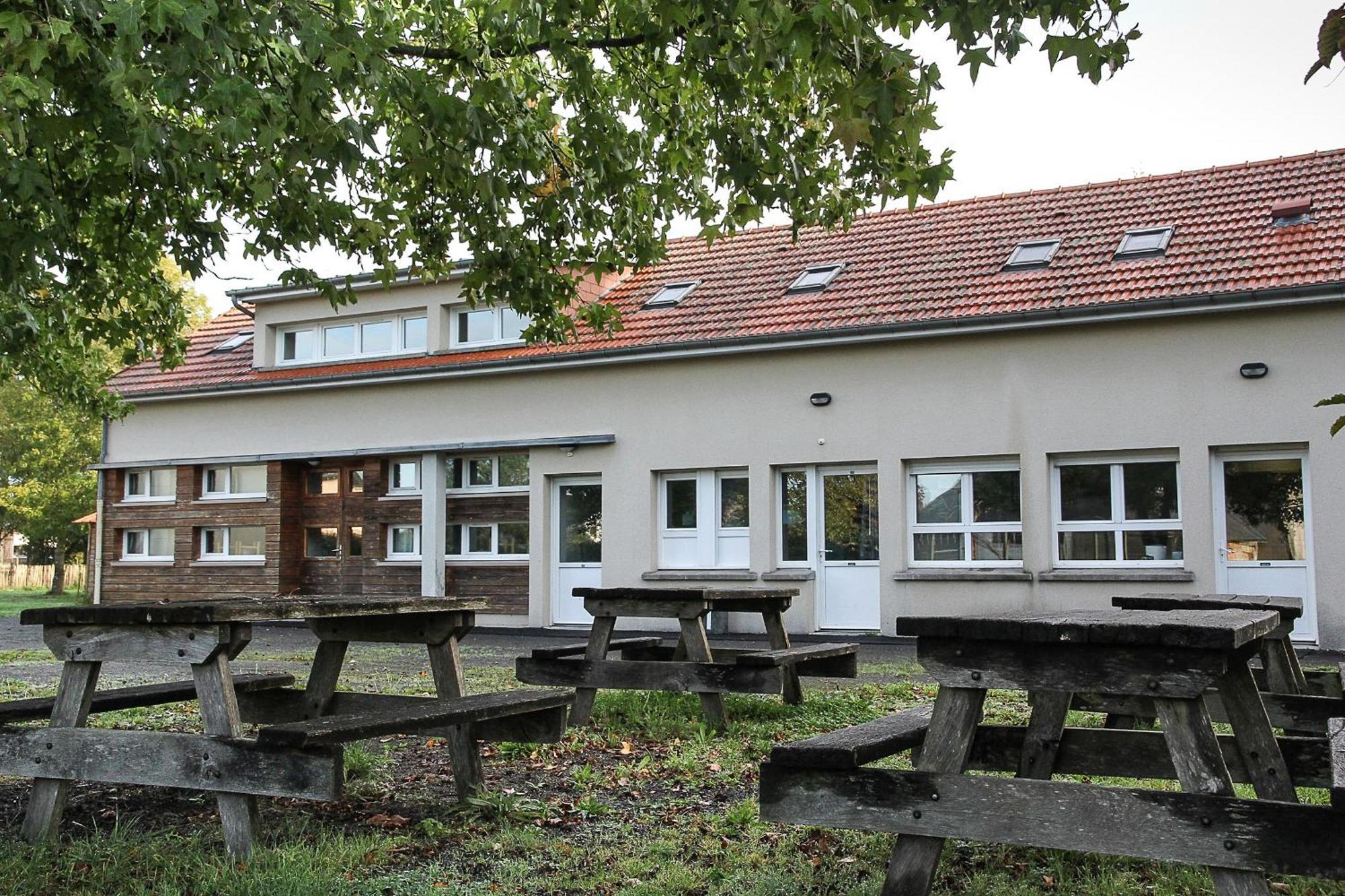 Auberge De Jeunesse Hi Genêts Exteriör bild